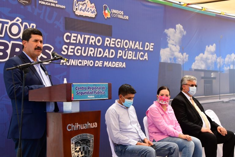 Entrega Javier Corral Centro Regional de Seguridad en Madera