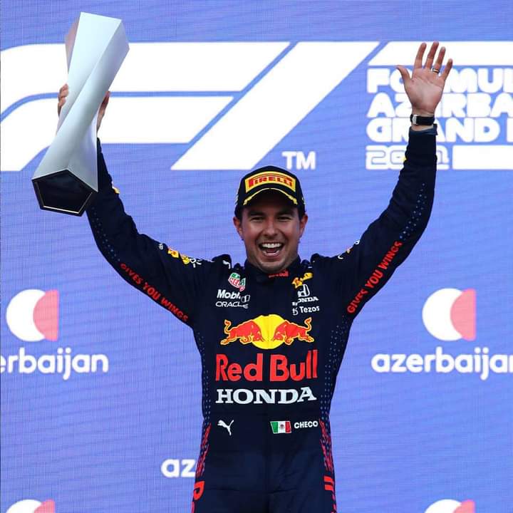 «Checo» Pérez seguirá con Red Bull para 2022
