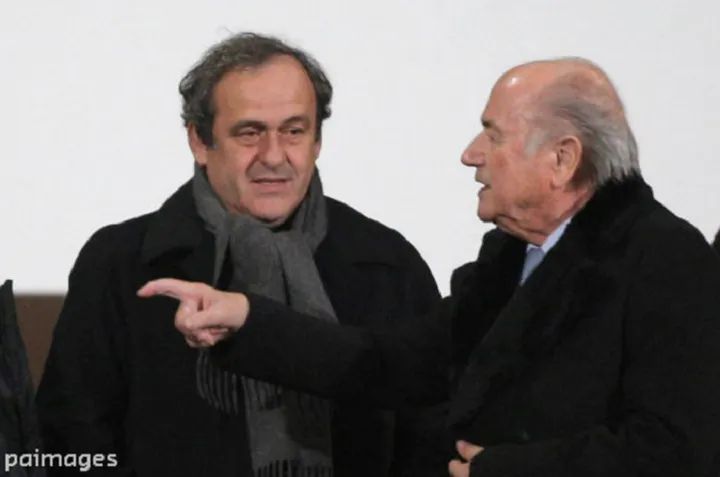 Michel Platini y Joseph Blatter acusados de fraude