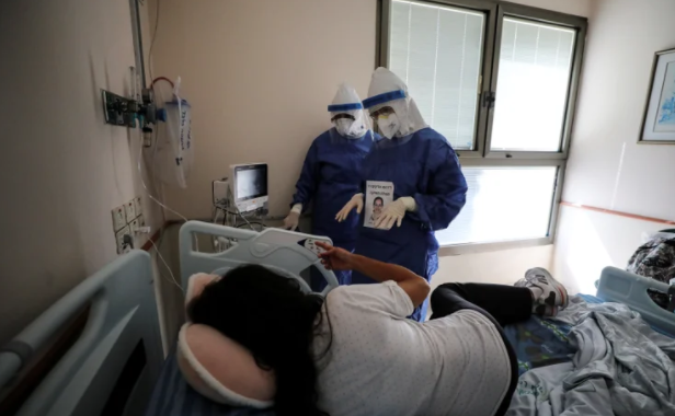 Israel detectó el primer caso de “flurona”, la infección simultánea de gripe y COVID-19