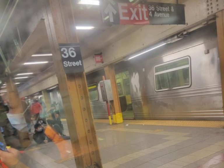 Tiroteo en estación del metro de Nueva York deja al menos 13 heridos