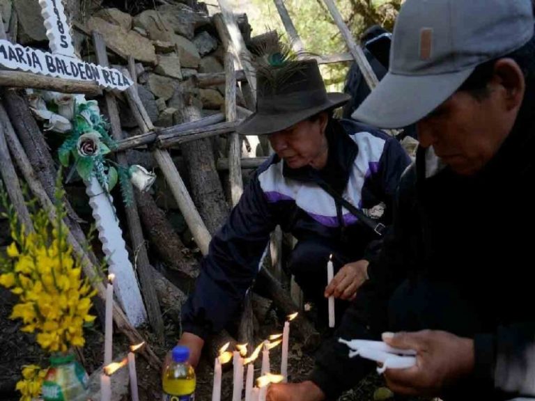 Víctimas del ‘carnicero de los Andes’ son sepultadas 37 años después en Perú