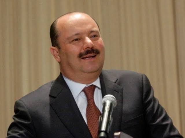 Suspende juez órdenes de aprehensión de César Duarte