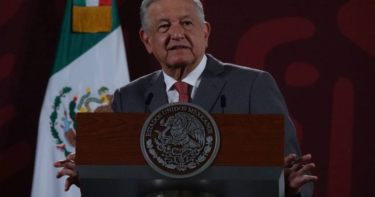 AMLO lanza amenaza a Vitol: Se quedará sin operaciones en México si no aclara sobornos a Pemex