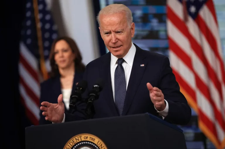 Biden defiende derecho al aborto tras filtrarse decisión en contra de la Corte Suprema
