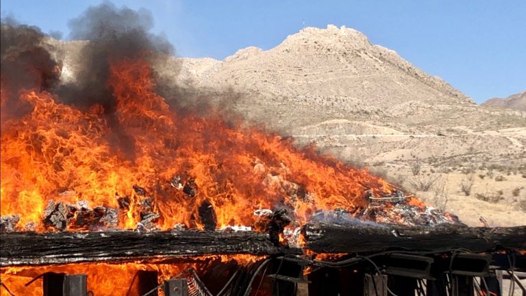 Incinera la FGR más de una 1.4 toneladas de narcóticos en Chihuahua