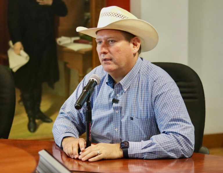 Propone Carlos Olson establecer el rodeo como patrimonio cultural del estado