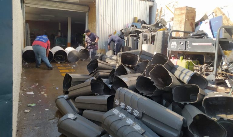 Limpia Gobierno Municipal cepos de basura en Centro Histórico