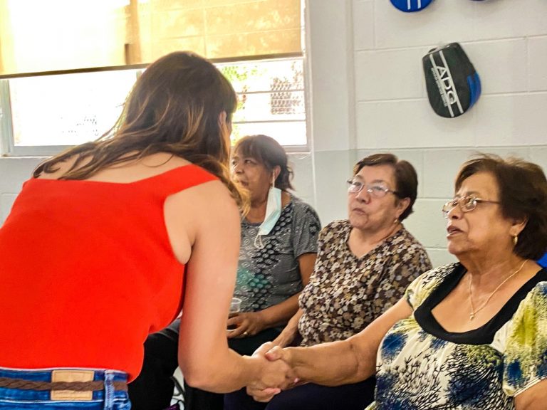 Atiende DIF Municipal gestiones en Club del Abuelo del centro comunitario Cerro de la Cruz