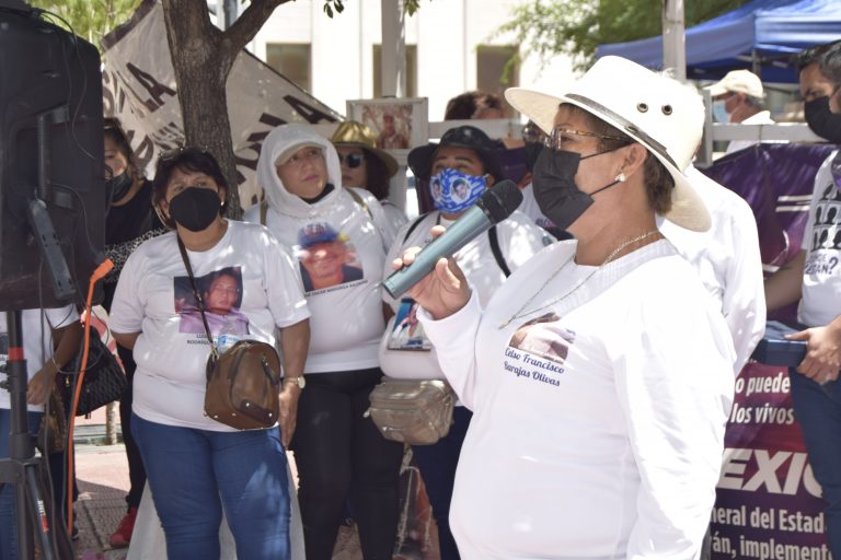 Porque nunca nos ha recibido; reclaman familiares de desaparecidos a Maru Campos