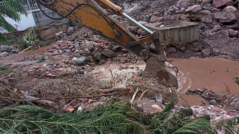 Continúa SCOP con labores de apoyo en comunidad de Palmarejo tras intensa lluvia