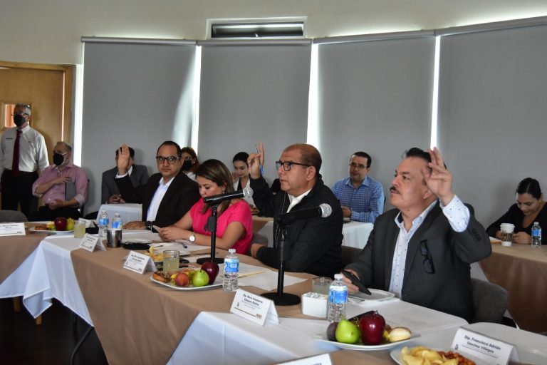 Eligen como presidenta del Congreso a Adriana Terrazas en vez de Benjamín Carrera