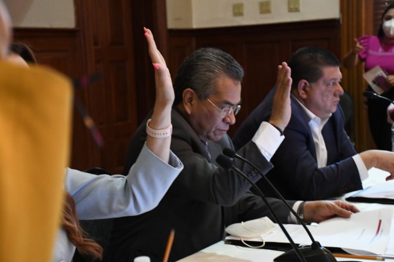 Aprueba Consejo Estatal de Salud aforos del 100% en actividades económicas y educativas