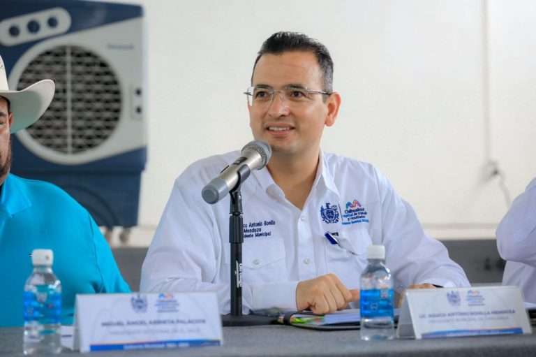Realizan integrantes del Ayuntamiento sesión de Cabildo en la comunidad El Sauz