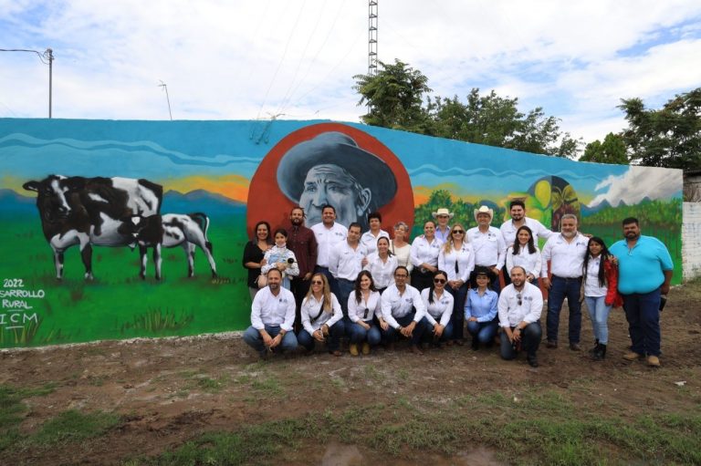 Embellecen en entrada al seccional El Sauz con remodelación y muro de identidad