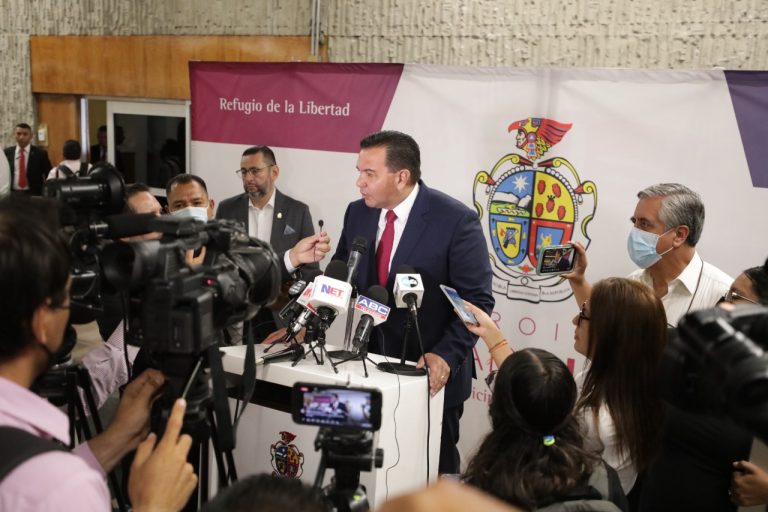 Planea Cruz Pérez Cuéllar cerrar el año con terminación de proyectos