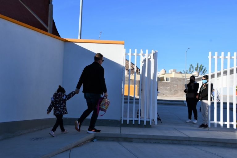 Regresan a clases presenciales  725 mil estudiantes de Educación Básica en todo el estado