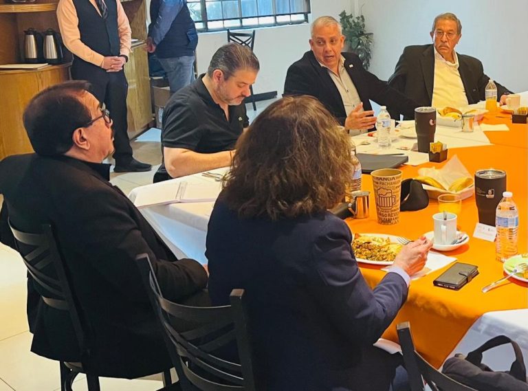 Se reúne el Prof. Eduardo Zendejas con el Centro de Competitividad Chihuahua