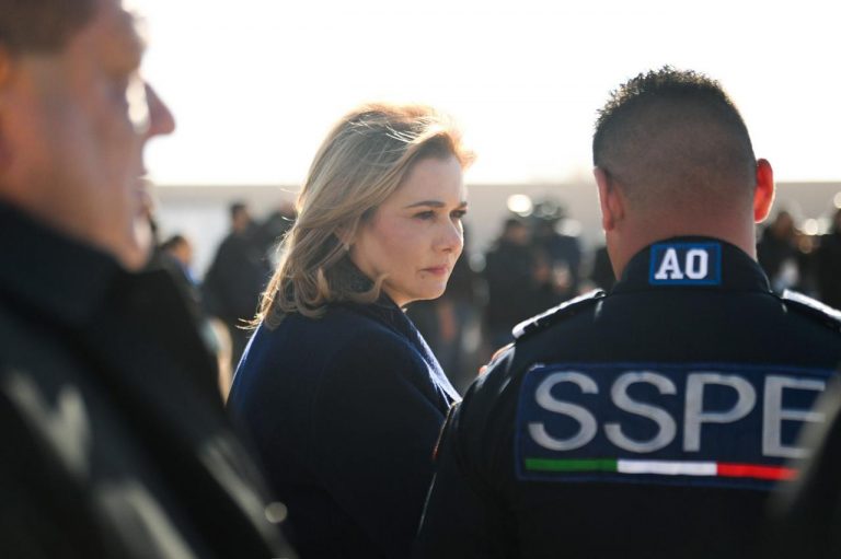 Manda Gobernadora mensaje contundente de seguridad con destrucción de objetos asegurados al interior del CERESO 3 en Juárez