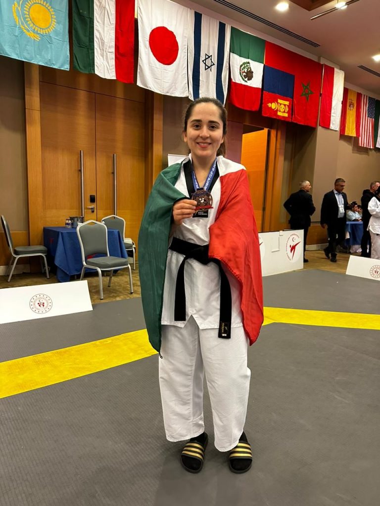 Gana medalla de bronce Dani Martínez en Estambul 