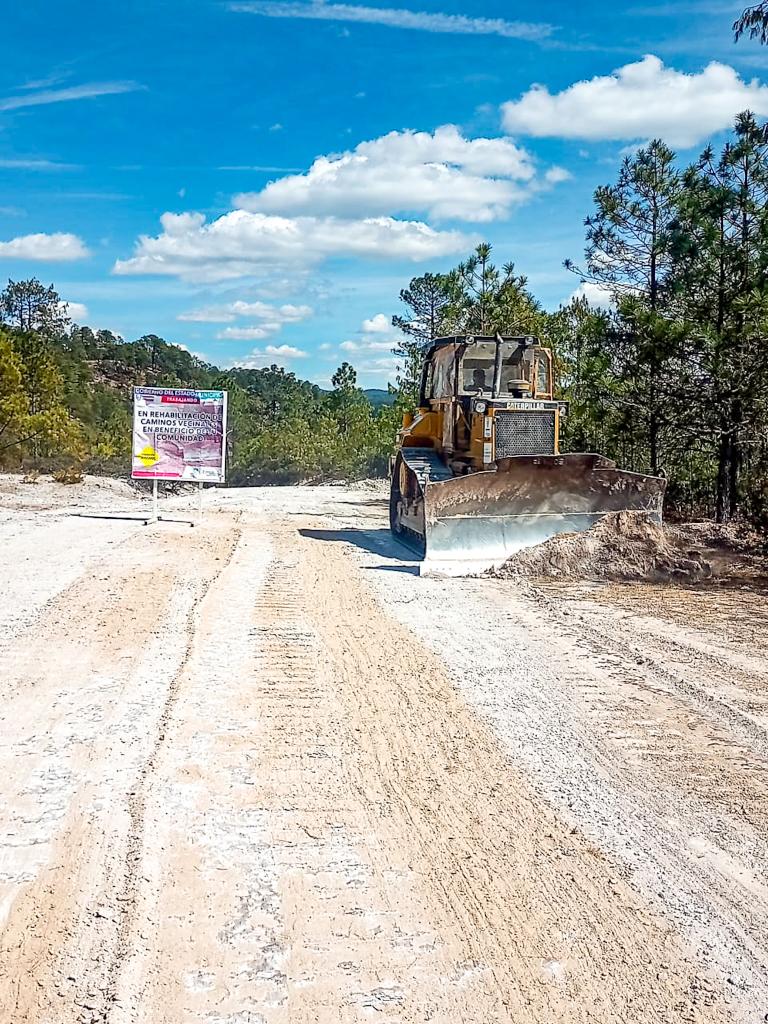 Rehabilita Gobierno del Estado caminos vecinales de Guadalupe y Calvo