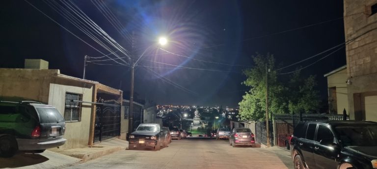 Iluminan la colonia Diego Lucero con más de 200 lámparas LED