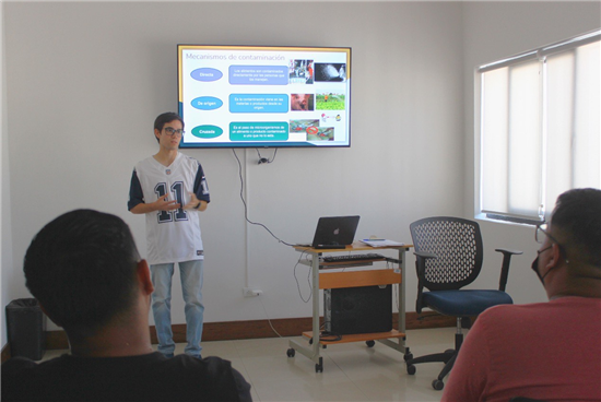 Ofrece Municipio “Curso de manejo higiénico de alimentos” a personas con negocios de comida