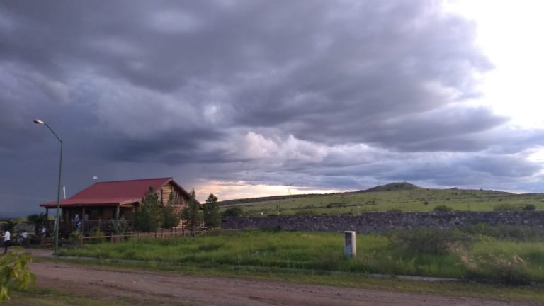 Ánimo, vienen lluvias para el estado, pero también vientos.