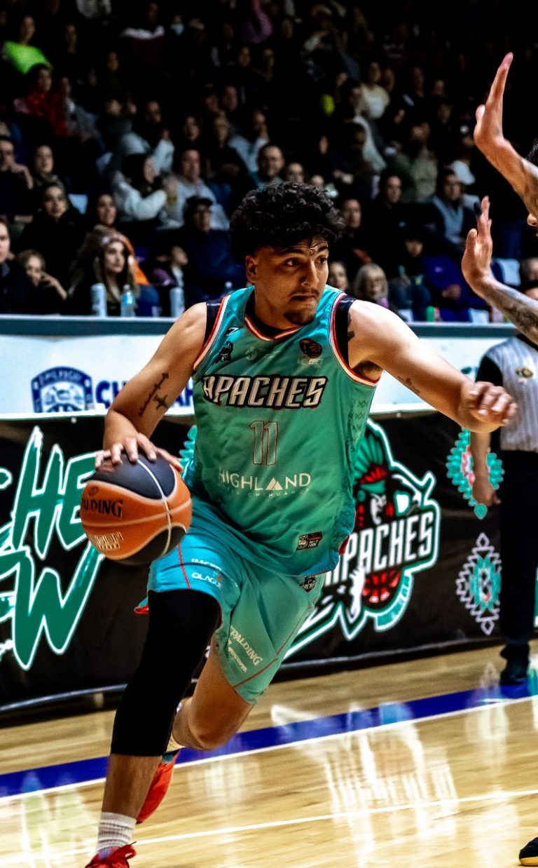 Apaches hunde a Pioneros