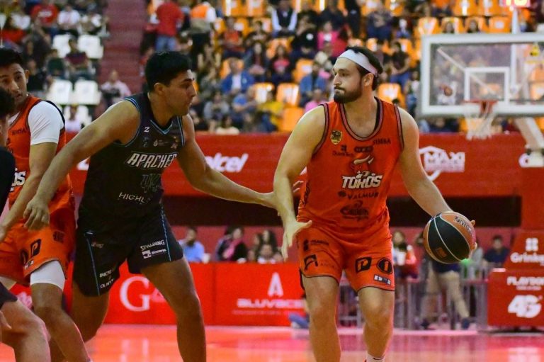 Toros siguen en la pelea