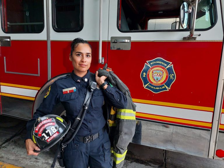 Cinthia y Viviana entregan su espíritu y corazón para servir y proteger a la comunidad
