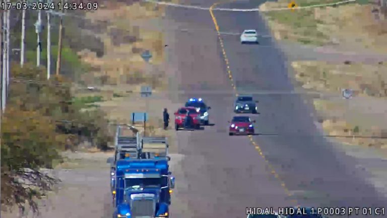 Detienen a tres con vehículo robado en la carretera Chihuahua a Parral