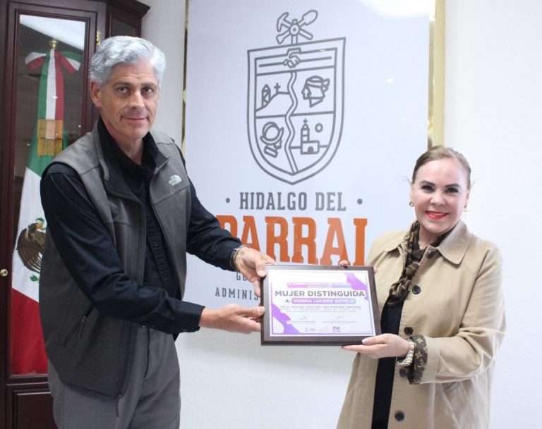 Ayuntamiento de Parral reconoce a Norma Lucero Sotelo como “Mujer Distinguida”