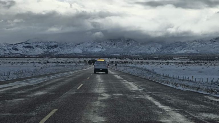 Reportan nieve de primavera en localidades serranas de la entidad