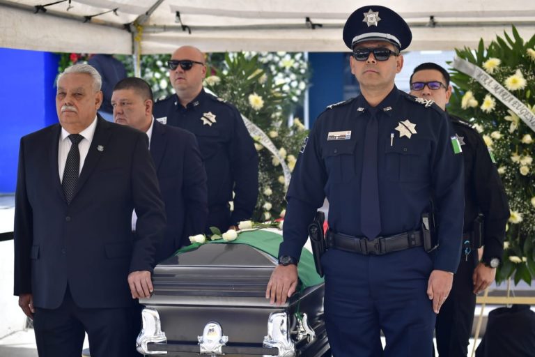 Rinden homenaje al oficial penitenciario José Guadalupe Medrano