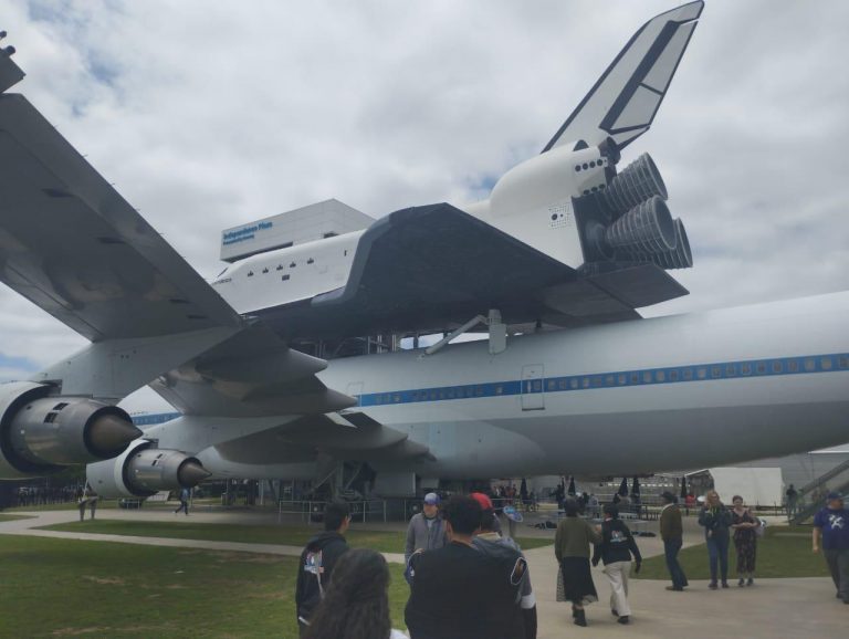 Visitan estudiantes del CECyTECH Uruachi instalaciones de la NASA
