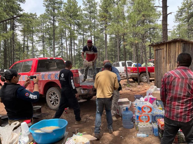 Lleva Protección Civil apoyos a brigadistas que combaten incendios forestales