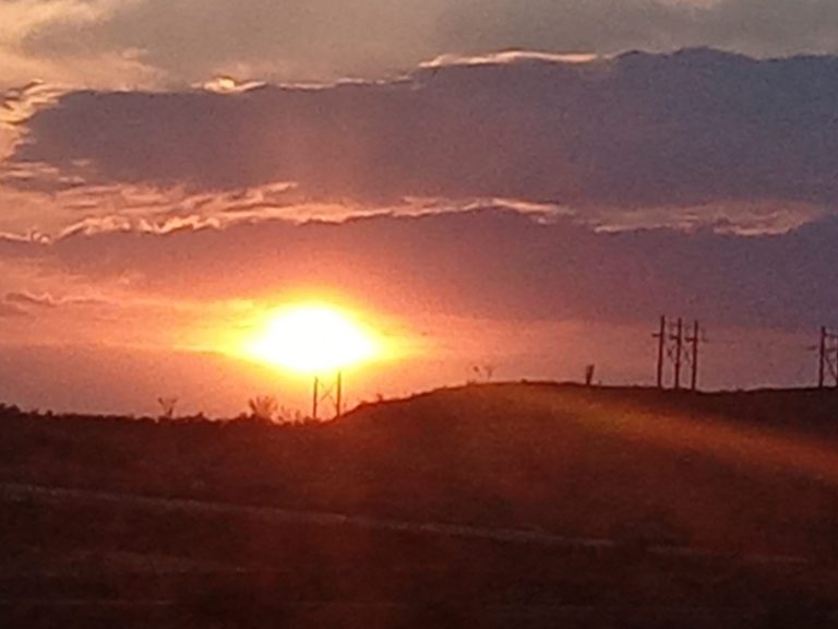 Ofrece el viernes temperaturas más templadas y siguen los fuertes vientos