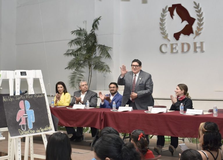 Premia CEDH a niñas y niños ganadores de concurso de dibujo