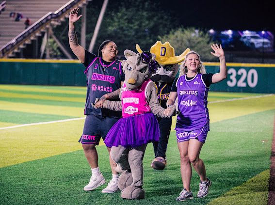 Adelitas con equipo completo