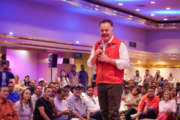 “Vamos por carreteras buenas y seguras”: Mario Vázquez en encuentro con transportistas