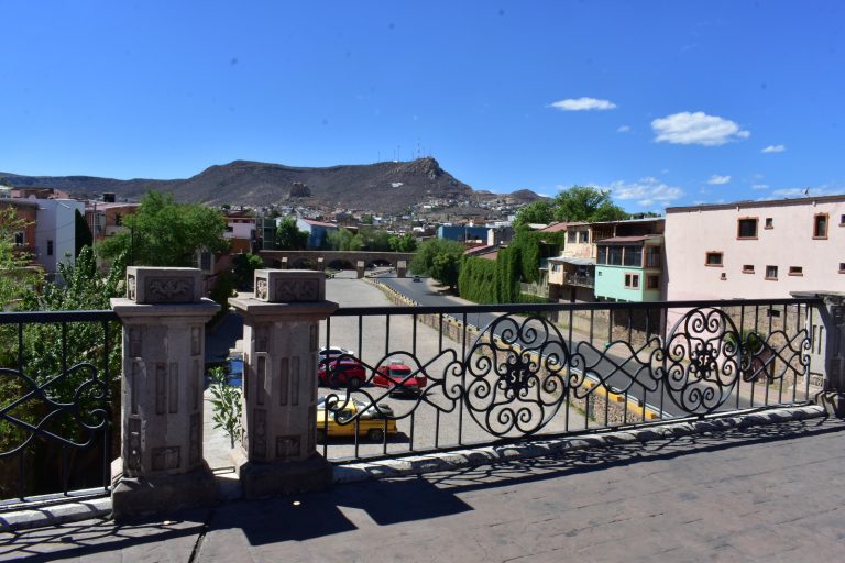 Continúa el contraste de temperaturas en Parral y presencia de vientos fuertes