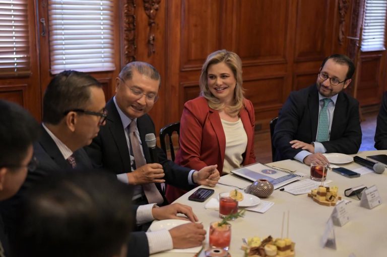 Recibe Gobernadora a comitiva de la empresa manufacturera Taiwan Electrical