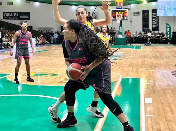 Adelitas siguen invictas