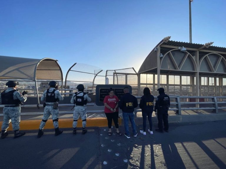 Cae mujer ligada al crimen organizado buscada por el FBI