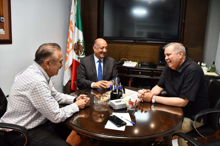 Se reúnen titulares de la SEyD y Sección 42 del SNTE para fortalecer relación en beneficio de docentes