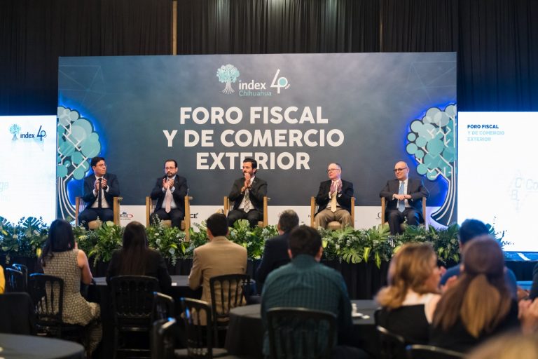 Asiste Alcalde a primer Foro Fiscal y de Comercio Exterior de INDEX