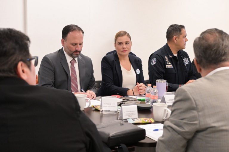 Preside Gobernadora reunión con integrantes de la Mesa de Seguridad en Ciudad Juárez