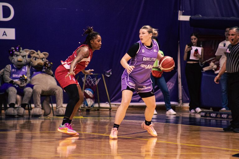 Hilvana Adelitas 16 juegos sin perder