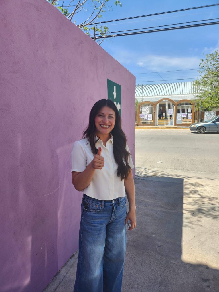 Vota Rocío González en la Capital